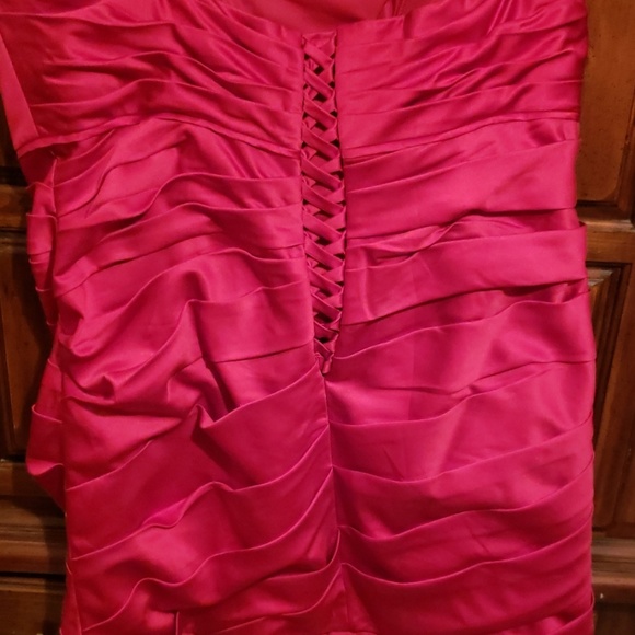 Formal dress - Picture 3 of 4